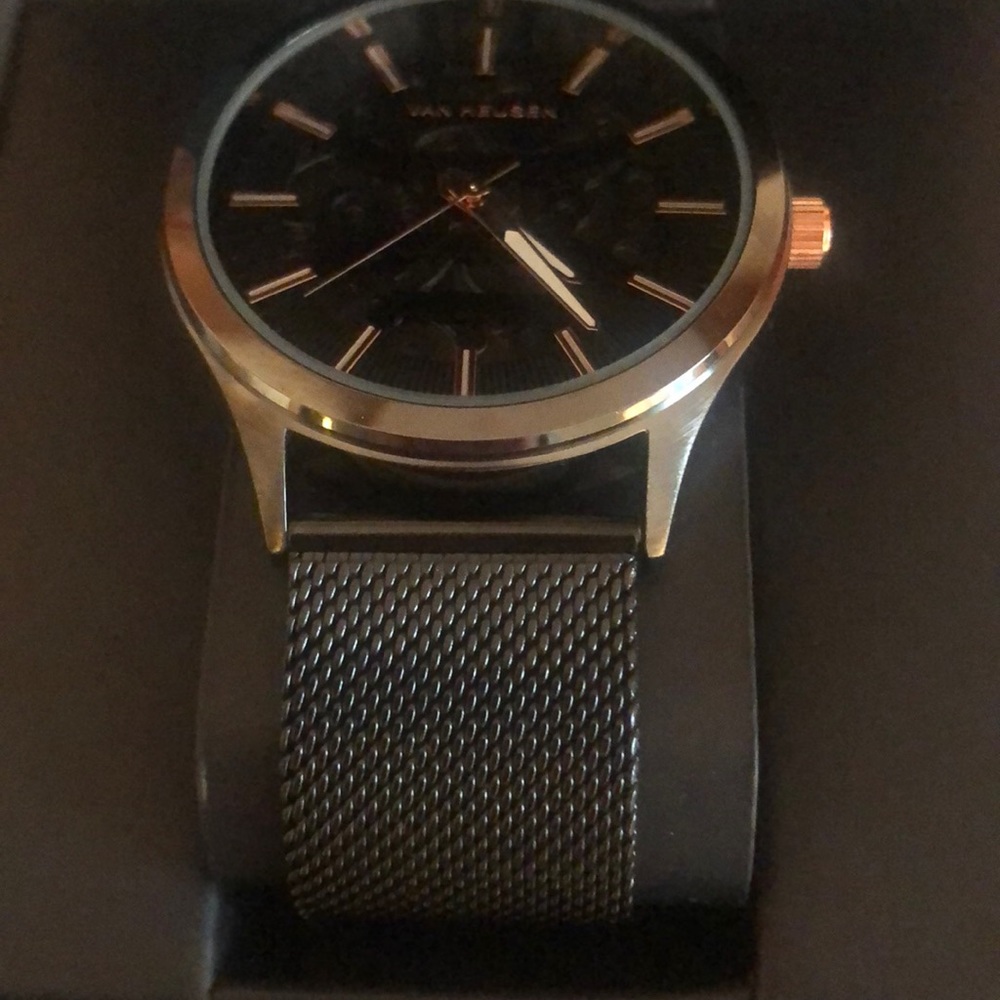 Van Heusen Men’s Watch - Picture 3 of 6